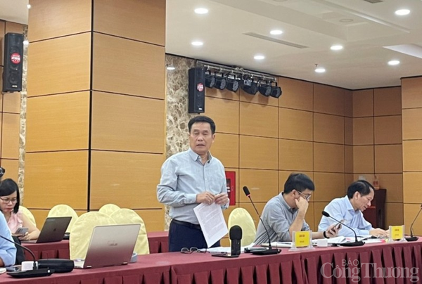 ông Trịnh Đăng Thanh, Phó Giám đốc Phụ trách Sở Du lịch Quảng Ninh thông tin tại hội nghị