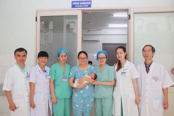 Thừa Thiên Huế: Cứu sống trẻ sơ sinh xoắn nghẹt ruột hiếm gặp