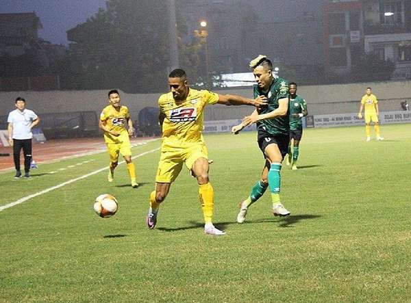 Trận đại chiến giữa Đông Á Thanh Hóa với Hà Nội FC: Nhiều khán giả lo lắng công tác trọng tài