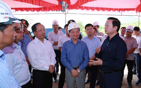 Phó Thủ tướng Trần Hồng Hà nêu 3 yêu cầu khi kiểm tra dự án cao tốc Bắc-Nam phía đông