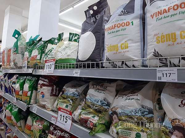 gạo bán tại siêu thị Winmart+ Đại La