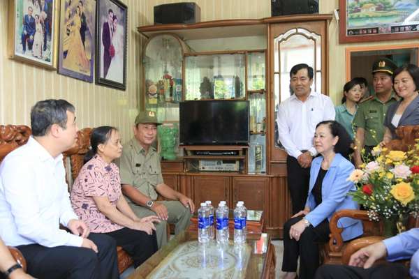 Thường trực Ban Bí thư Trương Thị Mai dự ngày hội Toàn dân bảo vệ an ninh Tổ quốc tại Thái Bình