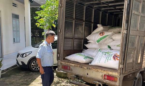 Tây Ninh: Thu giữ 3.200 kg đường cát nhập lậu do Campuchia sản xuất