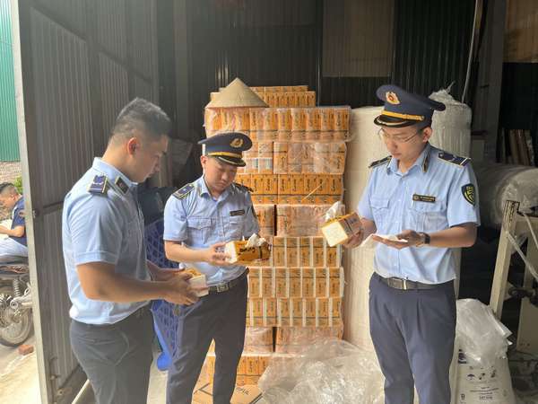 Bắc Ninh: Phát hiện trên 2.700 gói/bịch khăn giấy giả mạo nhãn hiệu Corona