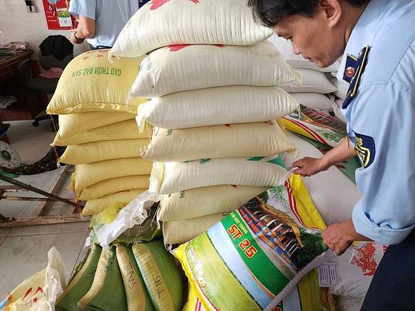 Kiểm soát ngăn chặn biến động giá gạo trong nước