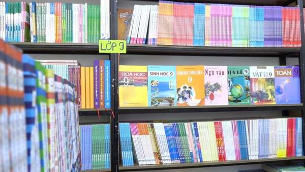 Sách giáo khoa tại các cửa hàng thuộc hệ thống phát hành của NXBGDVN và các Công ty Sách – Thiết bị trường học địa phương
