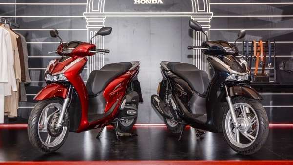 Giá xe máy SH mới nhất hôm nay ngày 28/8/2023: Honda SH160i bản thể thao mức chênh cao nhất 27 triệu đồng