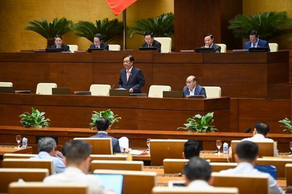 Bộ trưởng Bộ Nông nghiệp và Phát triển nông thôn Lê Minh Hoan trả lời chất vấn tại  Phiên họp thứ 25 - Ủy ban Thường vụ Quốc hội khóa XV