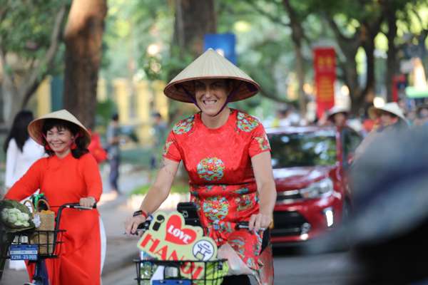 Áo dài kết nối du lịch và di sản Hà Nội
