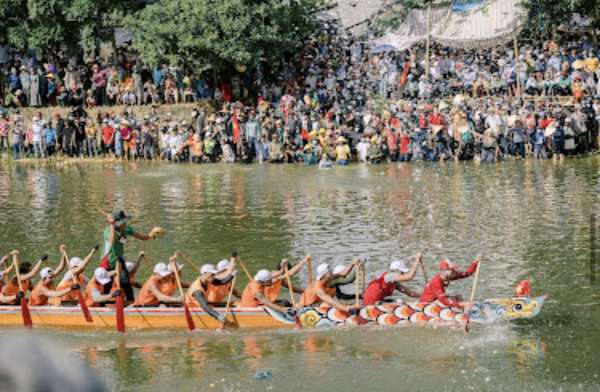 Phát huy giá trị truyền thống lễ hội bơi đua thuyền trên quê hương Đại tướng Võ Nguyên Giáp