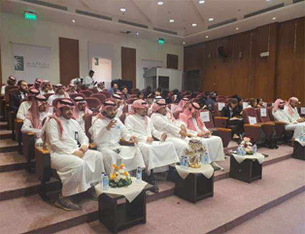 Khách tham dự diễn đàn doanh nghiệp tại Al Kharj