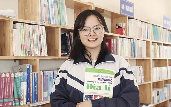 Nguyễn Khánh Linh - cô học trò nghèo luôn biết vượt lên hoàn cảnh để chinh phục ước mơ.