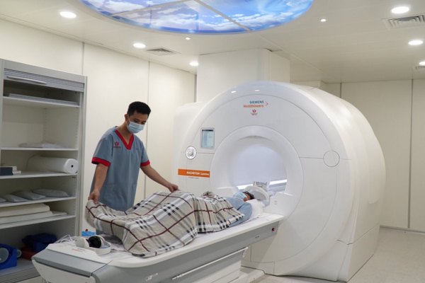 Chụp miễn phí 1.000 ca MRI não, mạch máu não cho người dân miền Trung