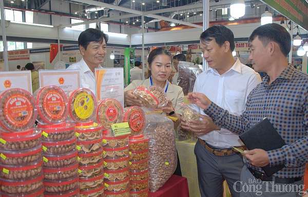 Hơn 20.000 lượt người mua sắm tại Hội chợ Công Thương vùng Đông Nam Bộ