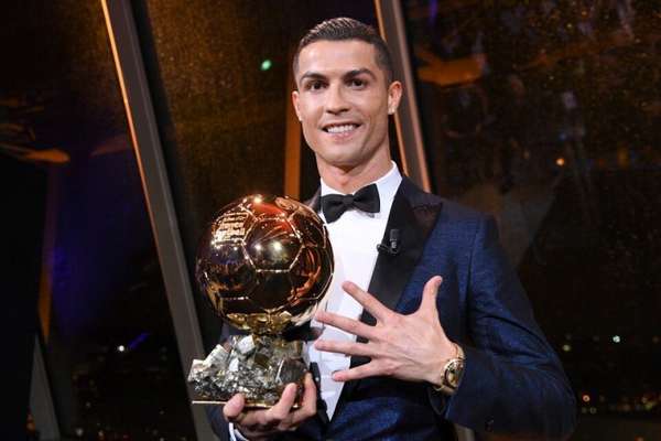 Ronaldo lần đầu vắng bóng trong danh sách đề cử Quả bóng vàng sau 20 năm
