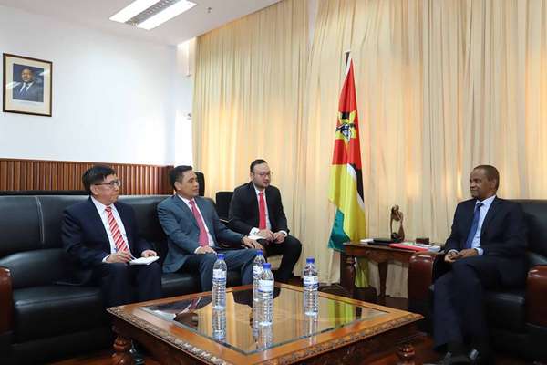 Đại sứ Phạm Hoàng Kim tham dự Kỳ họp Ủy ban liên Chính phủ tại Bộ Ngoại giao Mozambique, tháng 5/2023.