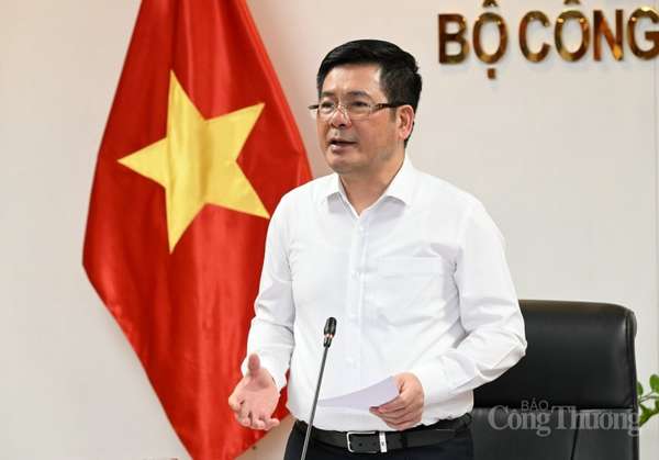 Bộ trưởng Nguyễn Hồng Diên chủ trì Hội nghị triển khai Quy hoạch hạ tầng dự trữ, cung ứng xăng dầu