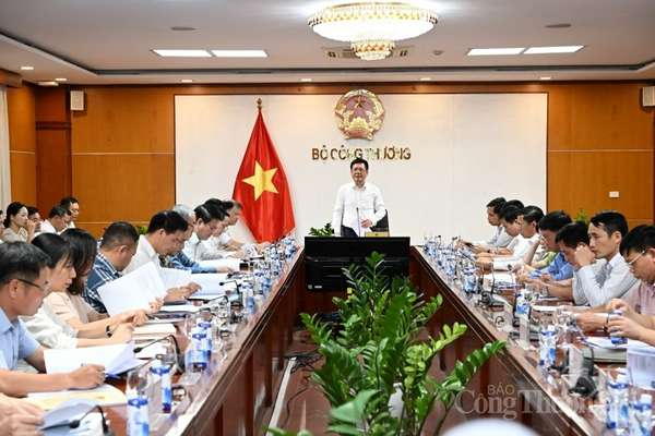 Bộ trưởng Nguyễn Hồng Diên chủ trì Hội nghị triển khai Quy hoạch hạ tầng dự trữ, cung ứng xăng dầu