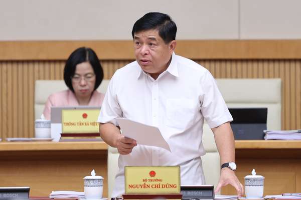 Bộ trưởng Nguyễn Chí Dũng: 'Nền kinh tế dần lấy lại đà tăng trưởng' - Ảnh 1.