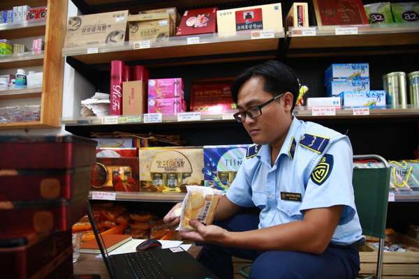 Đà Nẵng: Phát hiện các sản phẩm bánh không rõ nguồn gốc xuất xứ