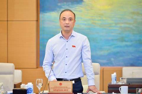Phó Chủ nhiệm Ủy ban Khoa học, Công nghệ và Môi trường Nguyễn Phương Tuấn phát biểu tại phiên họp