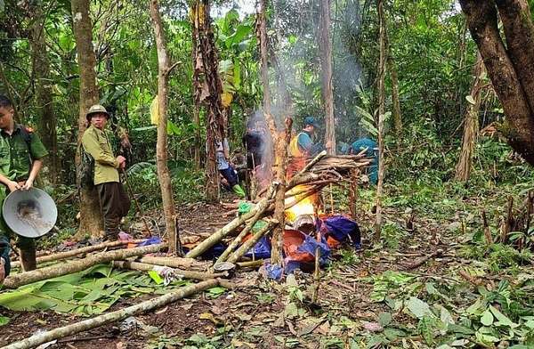 Thanh Hóa: Phát hiện hầm khai thác vàng trái phép sâu hun hút trong rừng đặc dụng