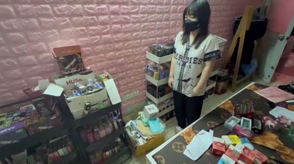 Quảng Ninh: Phát hiện cơ sở kinh doanh thuốc lá điện tử không rõ nguồn gốc