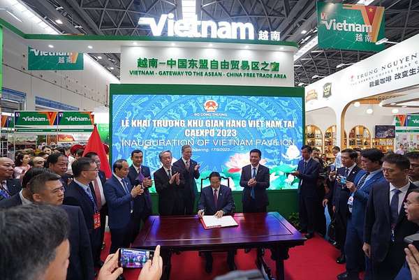 Thủ tướng Phạm Minh Chính dự khai trương Khu gian hàng Việt Nam tại CAEXPO 2023