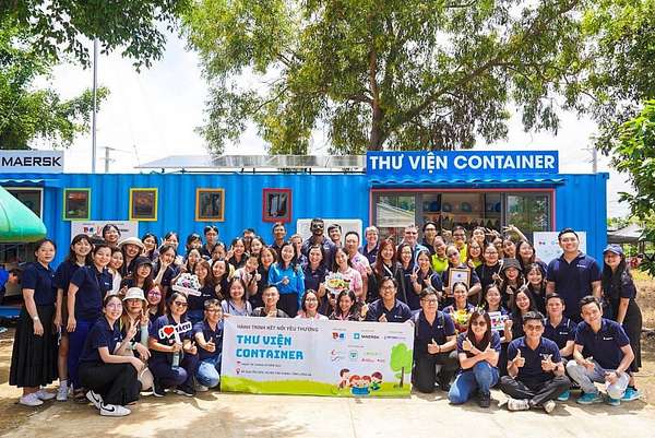 Trao tặng “Thư viện container” với 2.000 đầu sách cho học sinh tại Long An