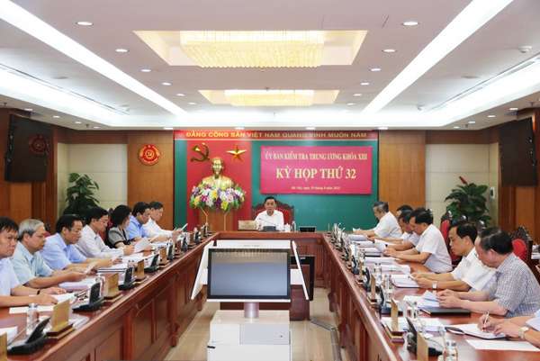 Đề nghị Bộ Chính trị xem xét kỷ luật nguyên Bí thư, Chủ tịch tỉnh Quảng Ninh