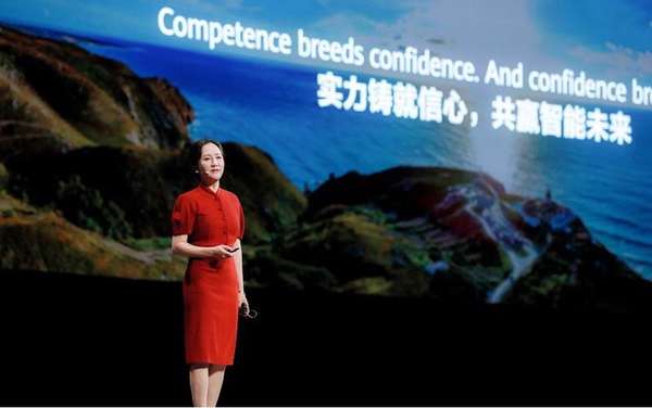 Bà Mạnh Vãn Chu - Phó Chủ tịch HĐQT, Chủ tịch Luân phiên kiêm Giám đốc Tài chính của Huawei phát biểu tại Huawei Connect 2023.