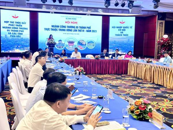 Thứ trưởng Phan Thị Thắng khuyến nghị 6 giải pháp cho 5 thành phố phát triển công nghiệp, thương mại