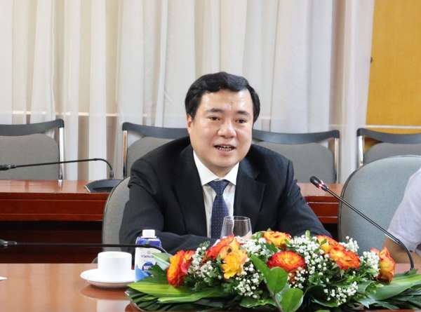 Thứ trưởng Nguyễn Sinh Nhật Tân nhấn mạnh tầm quan trọng của hai cơ chế quan trọng đã và đang góp phần thúc đẩy quan hệ kinh tế thương mại giữa hai nước trong thời gian qua