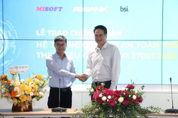 ABBANK là ngân hàng đầu tiên đạt chứng nhận ISO  27001:2022 về an toàn thông tin