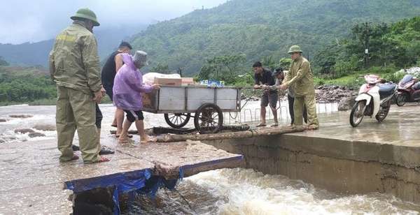 Thủ tướng Chính phủ chỉ đạo chủ động sơ tán dân ở khu vực mưa lũ nguy hiểm tại miền Trung