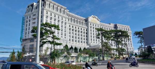 Lâm Đồng: Khách sạn lớn nhất Đà Lạt xây dựng “nhầm” diện tích sàn gần 4.500m2