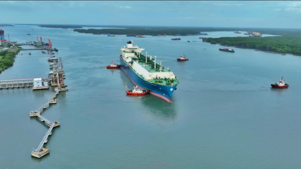 Chuyến tàu LNG đầu tiên đã đưa Việt Nam trở thành “điểm sáng” của thị trường LNG toàn cầu