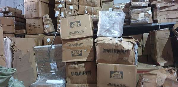 Quản lý thị trường Hà Nội: Tạm giữ hơn 500 sản phẩm hàng hóa nghi nhập lậu