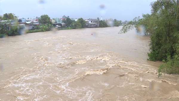 Thủ tướng Phạm Minh Chính: Bảo đảm an toàn tính mạng cho người dân trong mưa lũ