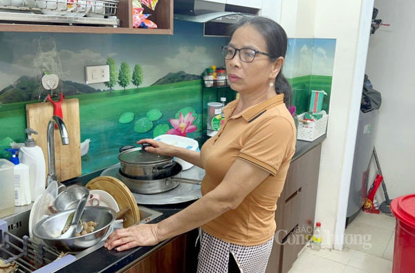 Cư dân Khu đô thị Thanh Hà lên công ty tắm nhờ, gom nước hồ xả nhà vệ sinh