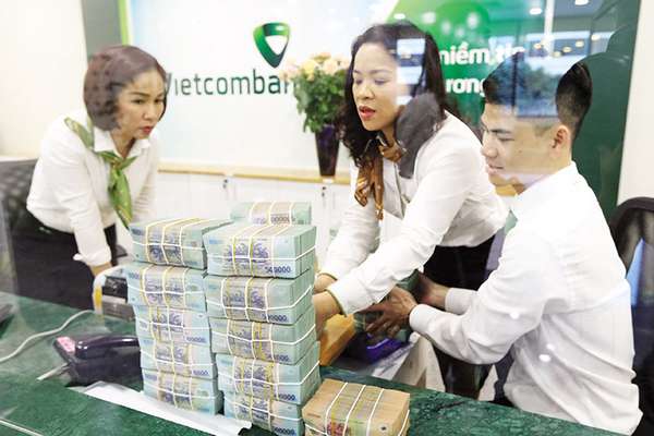 Kích cầu để ngân hàng chữa bệnh “thừa tiền”