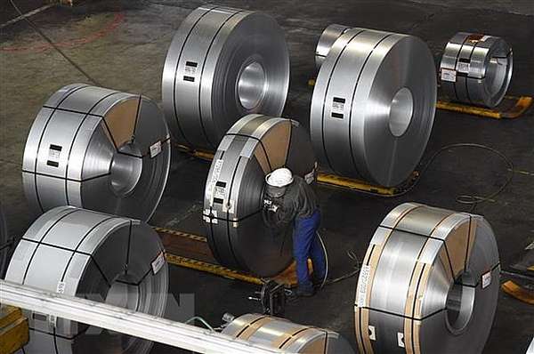 Thép được sản xuất tại nhà máy ở Salzgitter, Đức. (Ảnh: AFP/TTXVN)