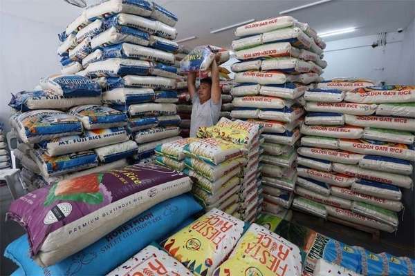 Philippines loại bỏ khả năng tái áp dụng trần giá gạo vào tháng 11
