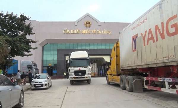 Sôi động xuất nhập khẩu qua cửa khẩu tại Cao Bằng
