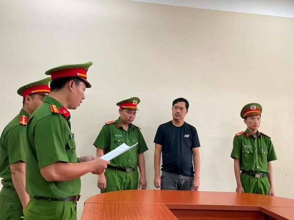 Cơ quan Cảnh sát điều tra thực hiện lệnh bắt giữ đối tượng Ngô Tấn Đạt