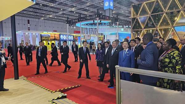Việt Nam - Quốc gia danh dự tại Hội chợ Quốc tế Nhập khẩu Trung Quốc lần thứ 6