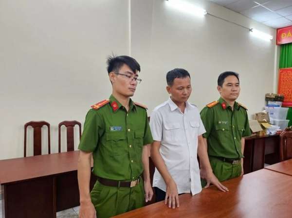 Đề nghị truy tố nhân viên Sân bay Tân Sơn Nhất tiếp tay buôn lậu