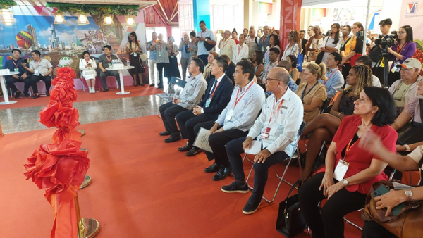 Khai trương gian hàng Việt Nam tại hội chợ FIHAV 39 - La Habana - Cuba