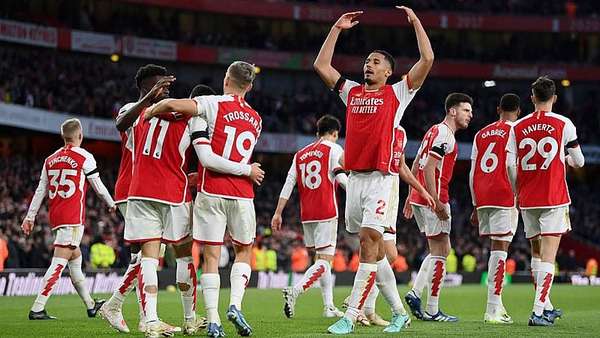 Bảng xếp hạng vòng 12 Ngoại hạng Anh ngày 12/11: Arsenal áp sát đỉnh bảng, Man United thắng chật vật