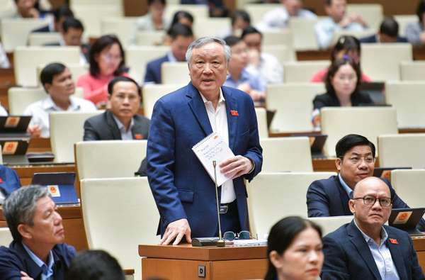 Chánh án Tòa án Nhân dân tối cao Nguyễn Hòa Bình giải trình, làm rõ một số vấn đề đại biểu Quốc hội nêu